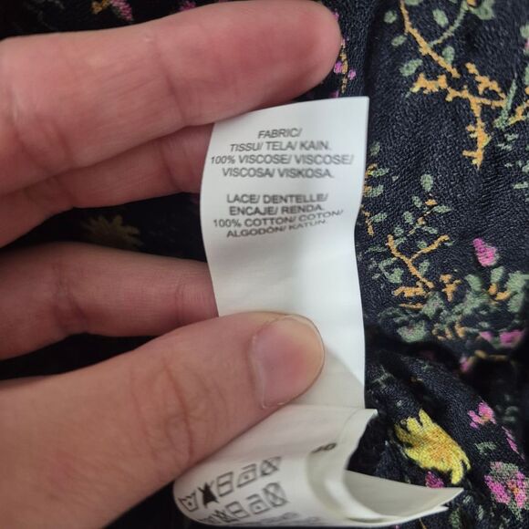 Lucky Brand Floral Bell Sleeve Blouse Black Boho Romantic Whimsigoth Size Medium - Picture 5 of 5